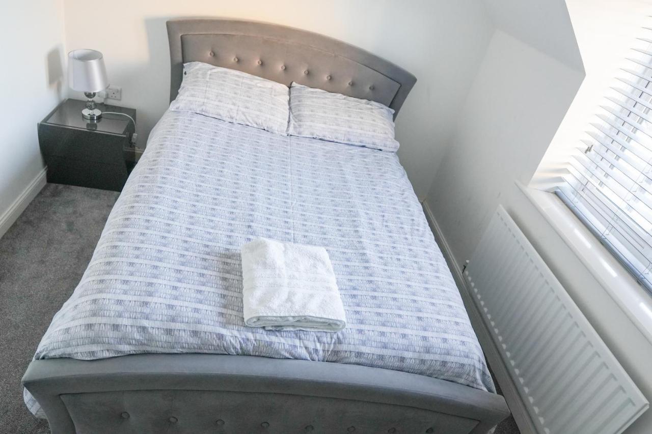 Stunning Two-Bedroom Apartment At A3Ree, Free Parking, Near Cribbs Causeway Mall Бристоль Экстерьер фото